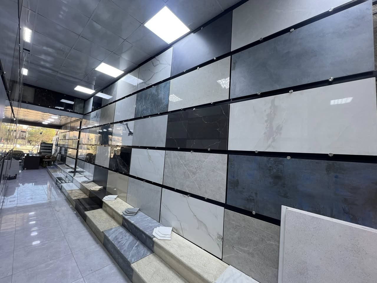 .              مــجــمــع الــــود 
          لتجاره السيراميك والمرمر

🔴 تجهيز كافه انواع المرمر التركي والعماني والايراني والمصري بجميع القياسات والالواح
🔴 تجهيز كافه انواع السيراميك الهندي والايراني والاسباني والسعودي والتركي بجميع القياسات 
🔴 تجهيز كافه انواع البورسلين الهندي والايراني والسعودي والتركي بجميع قياسات الالواح 
🔴 تجهيز كافه انواع البايات البورسلين والمرمر بجميع القياسات 
🔴 تجهيز كافه انواع الكاشي التركي والعراقي (شمالي و بغداد ) بجميع القياسات 
🔴 تجهيز كافه انواع المواد اللاصقه (كلكيم التركي و السوبر العراقي والالماني والجدار )
🔴 تجهيز كافه انواع الترايش الالمنيوم التركي والعضم عاج الثقيل 
(جمله و مفرد)

📍بغداد العامريه - شارع البصره - مقابل مجمع غيث الكناني للالبسة ومجاور شركة الرافدين للواجهات 

📞 للأستفسار اكثر الاتصال او مراسلة على الارقام التاليه:
***********
***********

يوجد خدمه توصيل لكافة المحافظات 🚚
