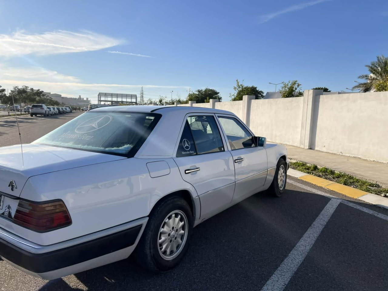 مارسیدس مۆدێل ١٩٨٩

گێڕ و مەکینە بەشەرت ١٠٠ فیتەر

بێ مەسرف ٢٥٠ مەسرفی تیا نیە

بێ تەقە و ڕەقە چرکەی تیا نیە

قاعیدەی دەبڵ مەزبوت

کارەبای کامل مەزبوت

تەبرید مەزبوت 

گەرمی مەزبوت

بەناوی خۆمەوەیە ڕەقەمی تازەیە سەنەوی ٢ مانگە بەسەر چووە...

شوێن کەلار

ژ.م    ***********
