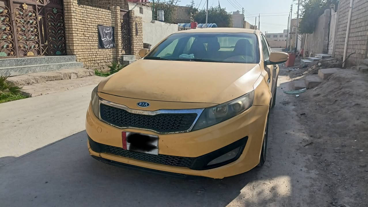 السلام عليكم اوبتما 2013 وارد امريكي ضرر طرف البنيد وضربه خفيفه ب البك لايت الخلفي فقط باقي السياره كلشي سليم بيها السياره گير ومكينه وتبريد بشرط حداديه ٧٠٪ السعر 100 وبيها مجال وباقي التفاصيل اتصل على الرقم ***********
