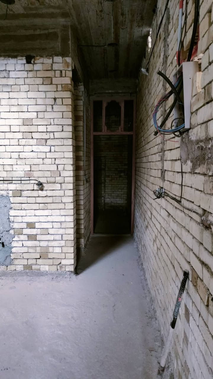 دار هيكل 100متر للبيع
الوجه 5والنزال 20. 

كامل سطح  مع كهرباء مع ماء 

المكان حي الكوفه ضهر اسواق ادم  قرب شارع المخازن
كامل خدمات تبليط مقرنص 

للتواصل ***********
