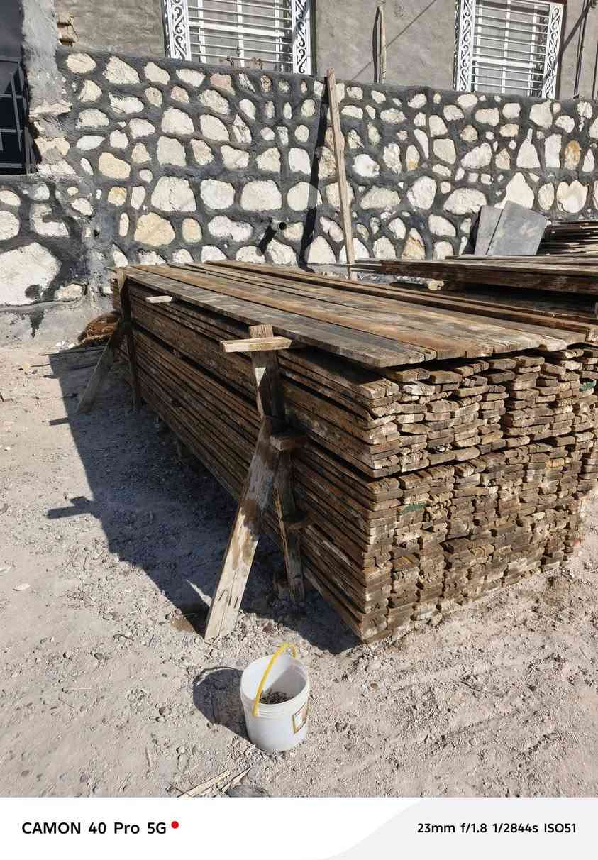 قالب للبيع 8مكاعب بسعرمناسب  العنوان بابل اتصال ***********
