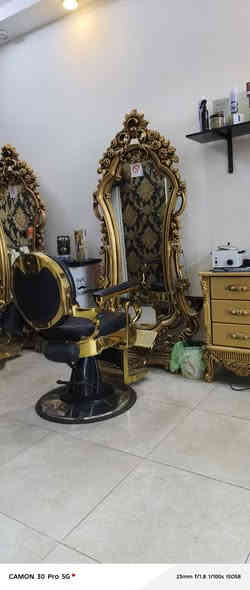 السلام عليكم صالون حلاقة وليد للرجال بحاجه الى حلاق ماهر العنوان الحارثيه شارع الكندي خلف مستشفى الاميرات للاستفسار الاتصال***********
