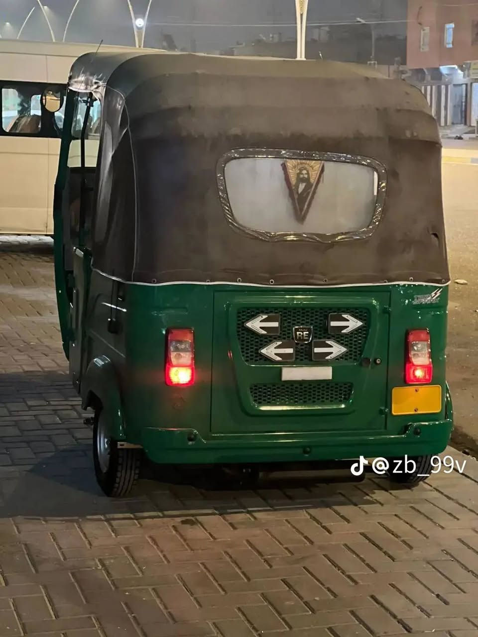 سلام عليكم شباب تكتك لبيع مديل 21شعر 12 كفاله عامه  وكينه مكفوله لاتبخير ولا تنقيص  وتكتك شوف عينك ‏‪***********‬‏
