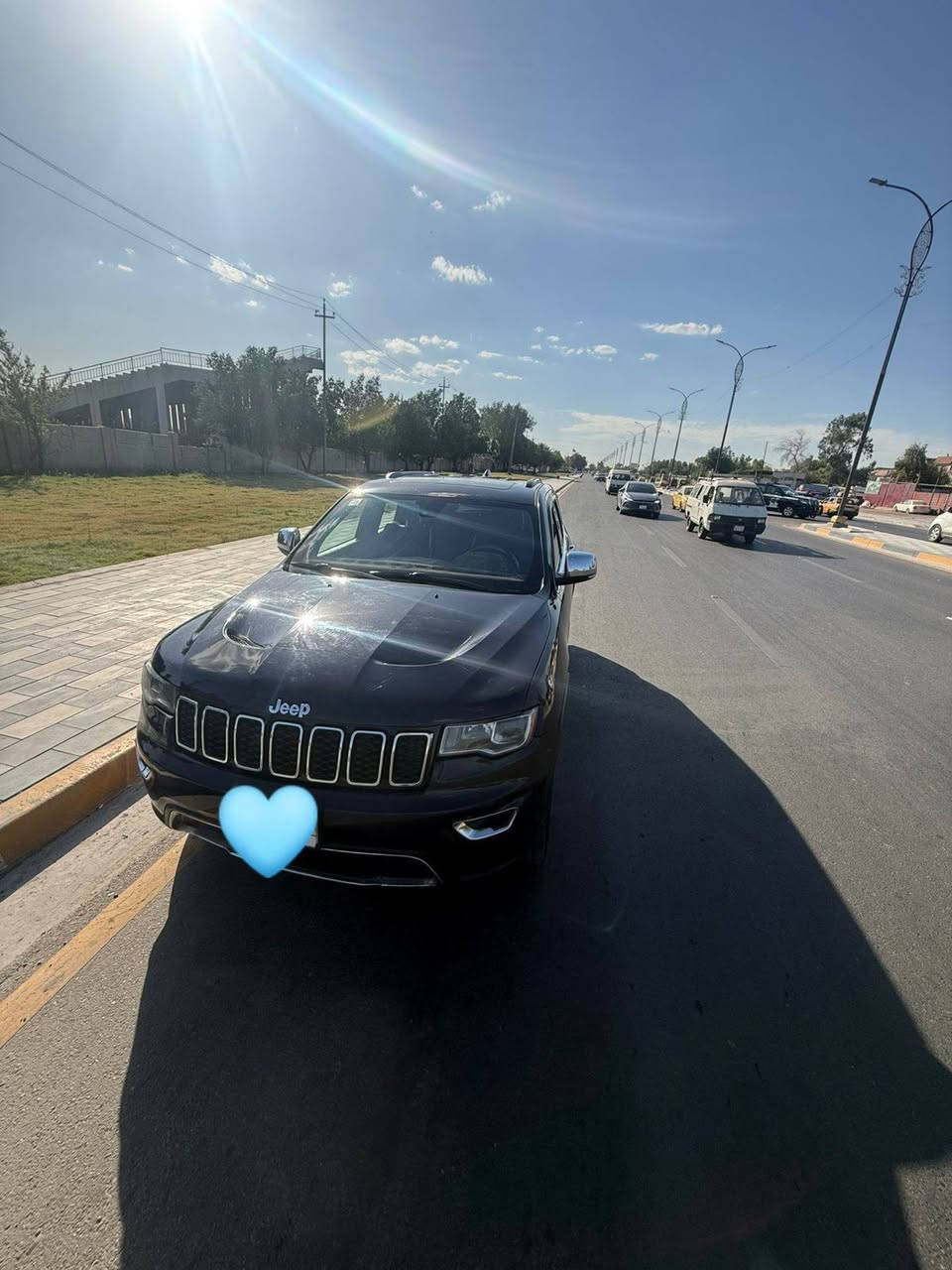 سلام عليكم
جيب كراند شيروكي 
فئة . لمتدد 
دفع رباعي 4x4
موديل 2021
حجم المكينة 6 سلندر 3600
تحكم نقود
مكيف
ذاكرة مقاعد
نظام إنذار
زجاج كهربائي
سنترلوك 
كراسي مدفأة
مقاعد جلد 
مدخل AUX/USB
مقاعد مبردة 
تحكم مقاعد كهرباء 
مقود مدفأ
مصابيح زينون 
أنوار نهارية 
إطار احتياطي 
حساسات خلفية 
دخول بدون مفتاح 
فتحة 
مرايا قابلة للطي كهربائيا 
أندرويد أوتو 
شاشة لمس 
نظام تعليق رياضي 
بروجكتر 
فرامل ABS
نظام ملاحة/خرائط 
بلوتوث 
قفل الباب تلقائي 
مساعد الاصطفاف 
تشغيل عن بعد 
كاميرا 360°
تنبيه النقاط العمياء 
شاشة وسائط 
تنبيه مغادرة المسار 
كاميرا خلفية 
حساس ضغط الاطارات 
مانع انزلاق 
أبل كار بلاي 
دفلوك 
مثبت سرعة 
رقم بغداد 
سعر 285 ورقة وبية بسيط حك جية
الاستفسار اكثر اتصل على رقم صاحب سيارة
***********
