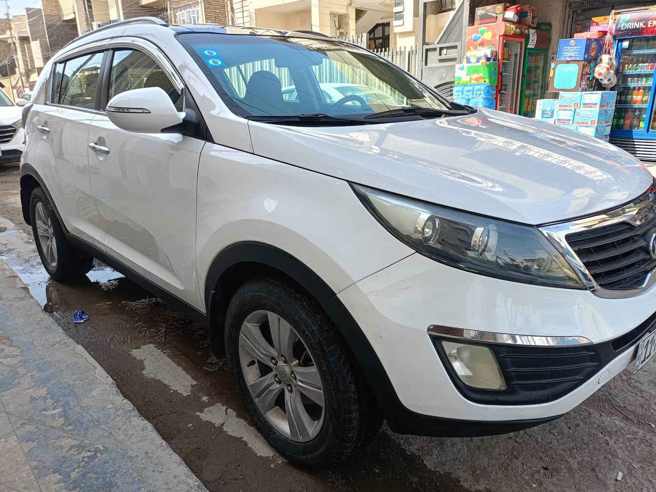 سبورتج 2011 خليجي السيارة بيها جاملغ صبغ فقط والباقي مكفول محرك وكير وتبريد مكفول السعر 132وبيها مجال اي استفسار الاتصال *********** مكاني بغداد
