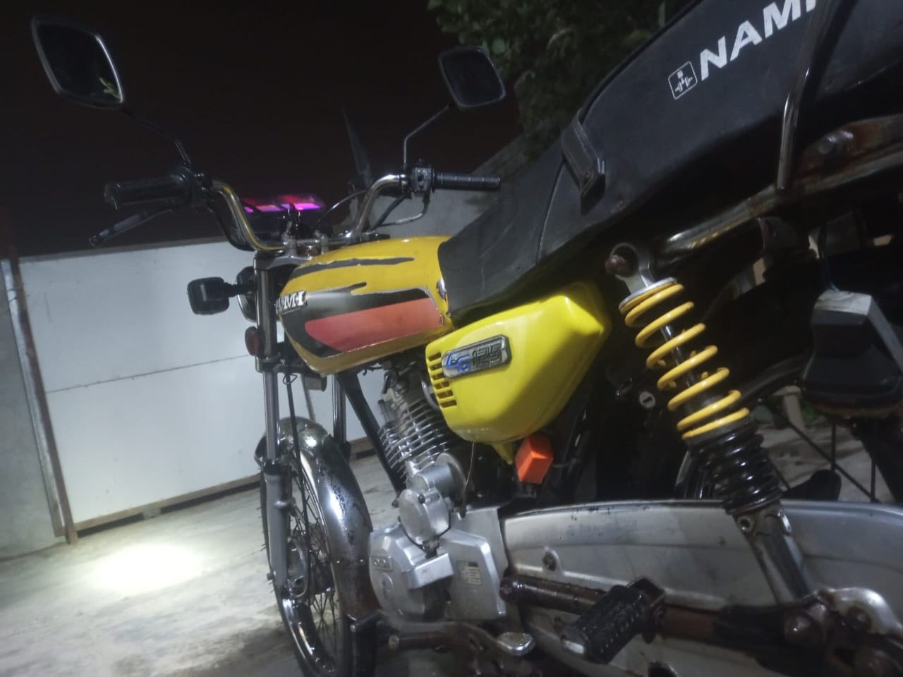 السلام عليكم نامه سلف مديل ٢٠١٨ رقم وسنويه ب اسمي رايدها ب ١٥٠٠ وبيها مجال حك الجيه ***********
