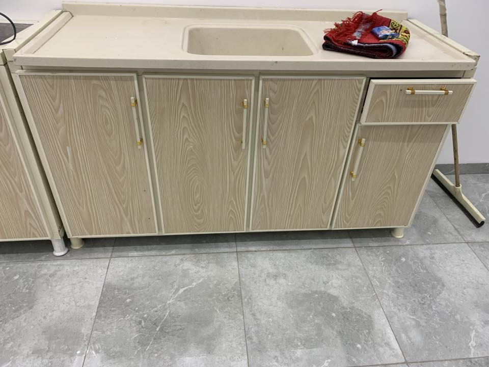 كاونتر للبيع كلش نظيف السعر ***********
