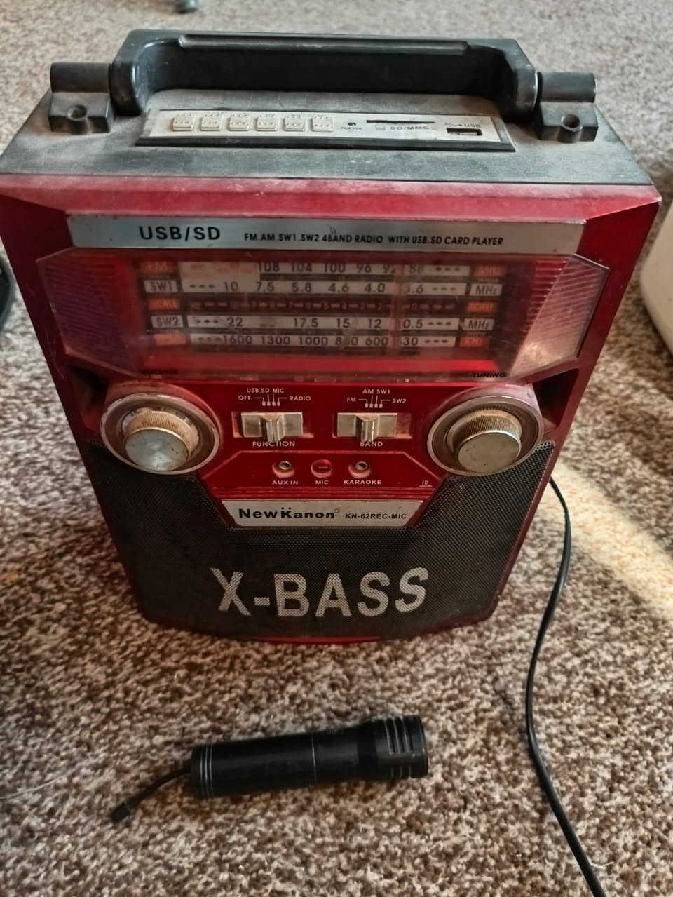 راديوات 2 شغالات الاسود صناعه يابانيه والثاني ما اعرفله يشتغلن عل كهرباء وعل بطاريات مثل ما موضح بالصور سعرهن 35 الف ثنينهن معه التوصيل


**إذا كنت صاحب هذا الإعلان وتريد حذفه لأي سبب، رجاءا أرسل رسالة إلى الدعم الفني**