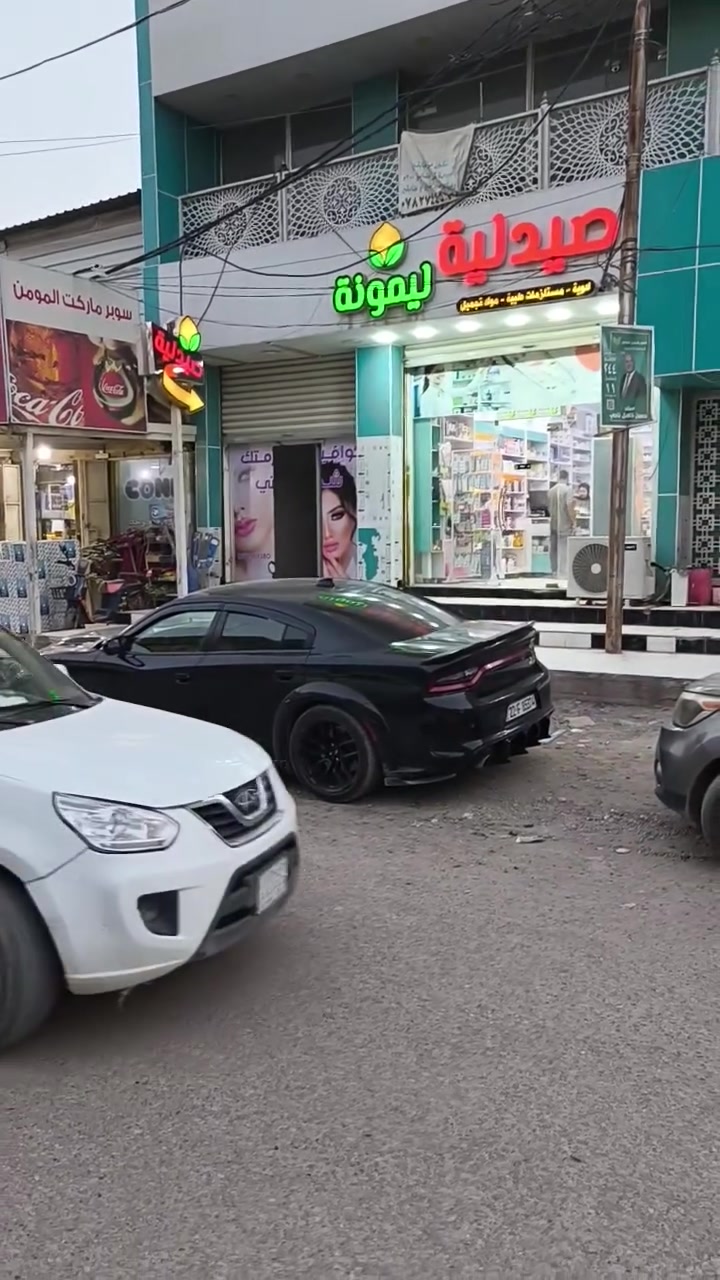 للايجار 400 الف شهريا بدون دلالية 
محل في شارع تجاري للايجار في كريطعة شارع الثيلة قرب جسر الهنود ، واجهة 3 نزال 9 (27 متر مربع)
يتوفر فيه حمام ، مغسلة ، كيزر ، انارة بسقف ثانوي ، باب زجاجي مع الكفنك ، ارضية سيراميك 
***********
