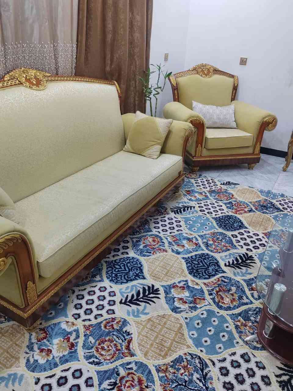 السلام عليكم تخم قنفات كلاسيك شبه ملكي.
 حفر خشب زان 
 تخم استقبال فخم.
 قماش ديباج/جاكار درجة أولى.
للبيع السعر 600وقابل للتفاوض
مكاني بغداد الزعفرانيه


**إذا كنت صاحب هذا الإعلان وتريد حذفه لأي سبب، رجاءا أرسل رسالة إلى الدعم الفني**