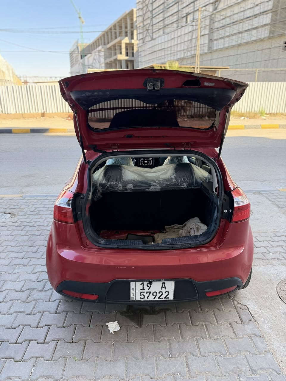 السلام عليكم كيا ريو ٢٠١٣ فول موصفات للأخير 
كير مكينه حداديه تخم تاير بل جيس 
رقم  إنكليزي  كربلاء مداور مباشر ثاني يوم. 
السياره حادث من امريكا جاملغ خلفي وقبق جنطه معدلات نفسهن مصبوغه حزام جماليه اثر جراد بدون دواخل موصفات كلش هواي اشاير  بل مري فتحه وبعد هواي موصفات شاشه كأمره 
السعر ٧٢ وبيها مجال متوازي على بيعتها الشراي يتصل 
 
هاتف ***********
