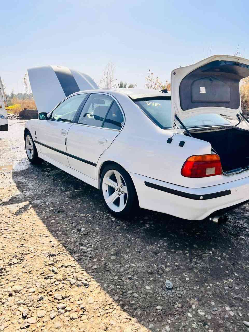 السلام عليكم سياره بي ام دبليوه صقر مودل 96مكينه 8اصل 40كفالة رقم سليمانيه مدور ثاني  سعر 85بيه مجال بصيط ***********
