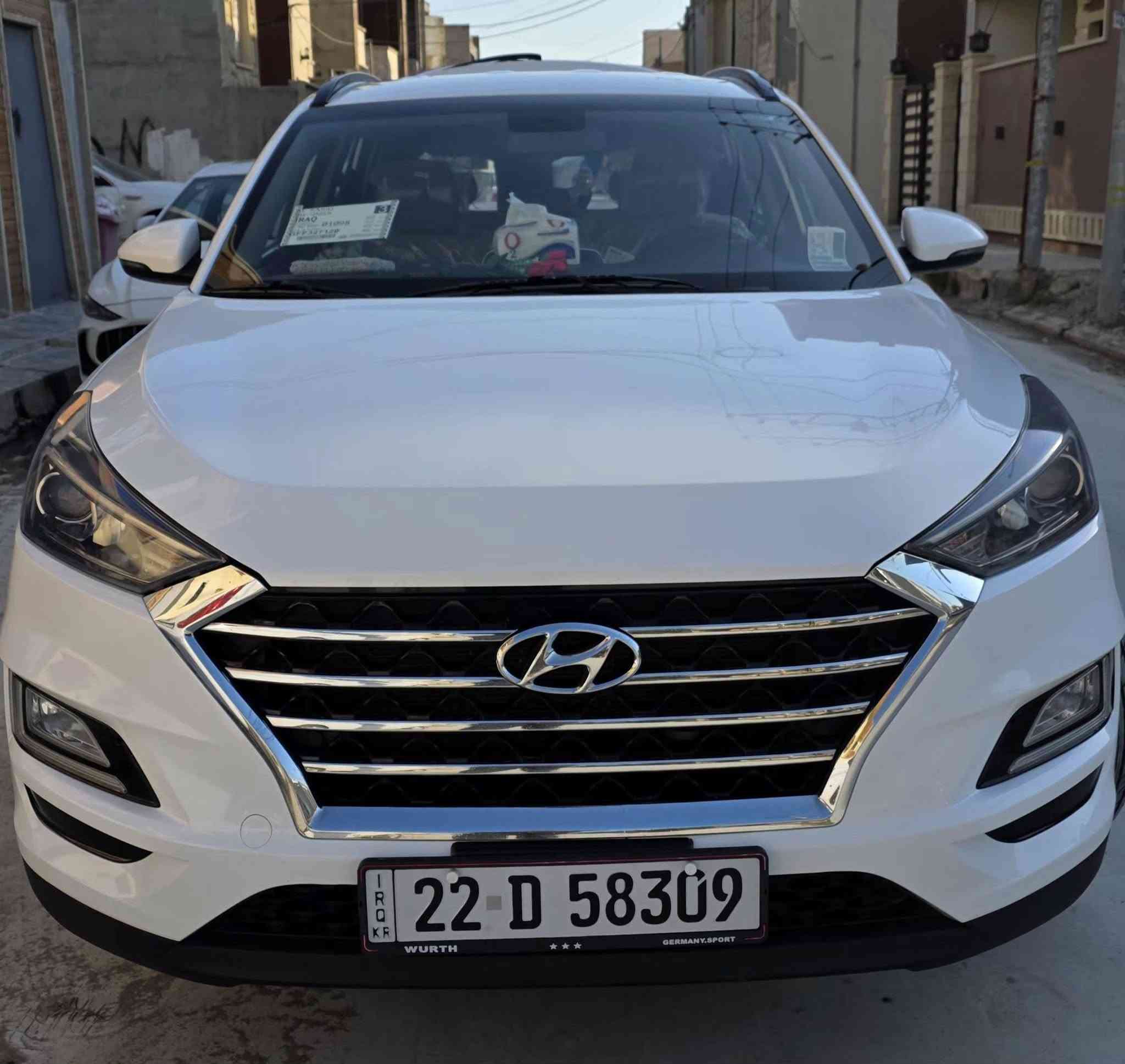 هونداي توسان ٢٠١٩ للبيع رقم اربيل شركة الكاصد بصمة ابواب  وبصمة صندوق كشن سائق كهربائي تثبيت سرعة ( كروس) شاحن واير ليس لايتات الامامية وخلفية LED  ثلاجة بجكمجة  وضعيات قيادة ( ايكو سبورت كمفروت) حساسات امامي وخلفي  كاميرة خلفيةدواره شاشه كبيره وبعد بيها مواصفات كثيره
٤ اطارات جديده نوعيه ممتازه وبطارية جديدة السيارة مكفولة من الشخوط والبارد و صبغ وحالوب سياره خام  ودعاميات ايضا هزا وبراد جديدة  سنويه ل ٢٩  يعني بوجهك عالتحويل كير ومحرك مامفتوح بشرط ماشية ٨٥ الف كم حقيقى
مكان سيارة / موصل حي الفلاح للتواصل 
***********
***********
