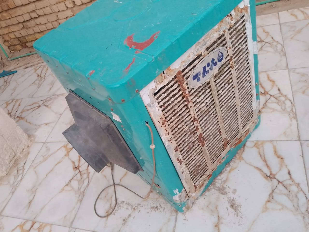 سلام عليكم مبرده للبيع عنوان حي شهداء سايدين سعر 100شرط شغاله ***********
