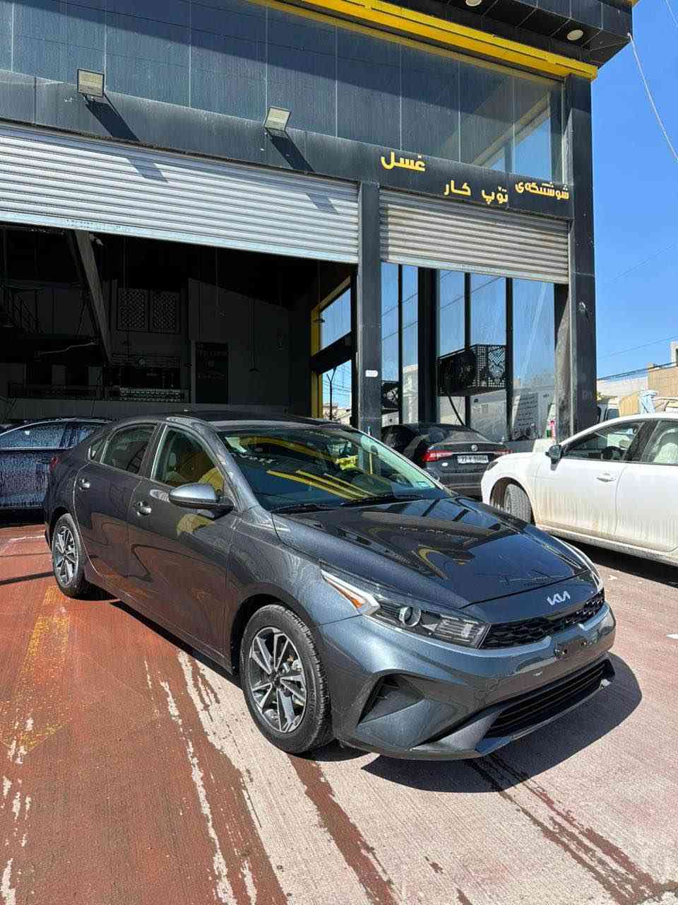 سلام عليكم
كيا فورتي 2024 مواصفات LX
لون نفطي
بدووووون ايرباك📌
بدوووون دواخل📌
باب صبغ فقط وشوية من الدوسة📌
حادث خفيف جدا📌
مكانين (PDR) بارد📌
ماشية 15 الف 📌
السيارة جاهزه من كل النواحي شرط التراي📌
مكينة وگير بشرط📌
السيارة كاتى وتترقم شمالي ب11 ورقة
رقم الشاصي 3KPF24AD2RE709661
العنوان اربيل
السعر 143$ ورقة
***********واتس اب
*********** أربيل, العراق
