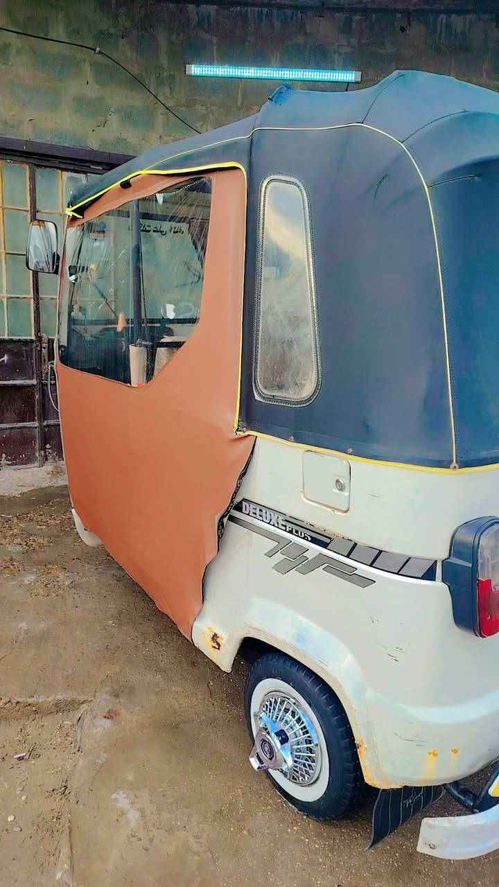 سلام عليكم شباب تكتك للبيع موديل 2021 مرقم تحويل ثاني يوم مكاني بغداد المحمودية الرقم بابل مشروع وطني مكفولة السعر 6250. وبيهة مجال اتصل *********** /***********
