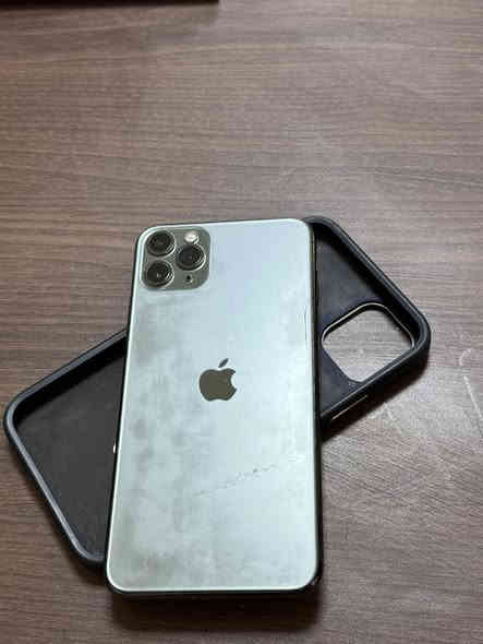 اسلام عليكم 
للبيع ايفون 11برو ماكس 
الذاكره 512
بطاريه 100
مبدل بي شاشه نوعيه زينه وبطاريه
السعر 400 وبي مجال 
مكاني بغداد البنوك

‭0771 657 4719‬
