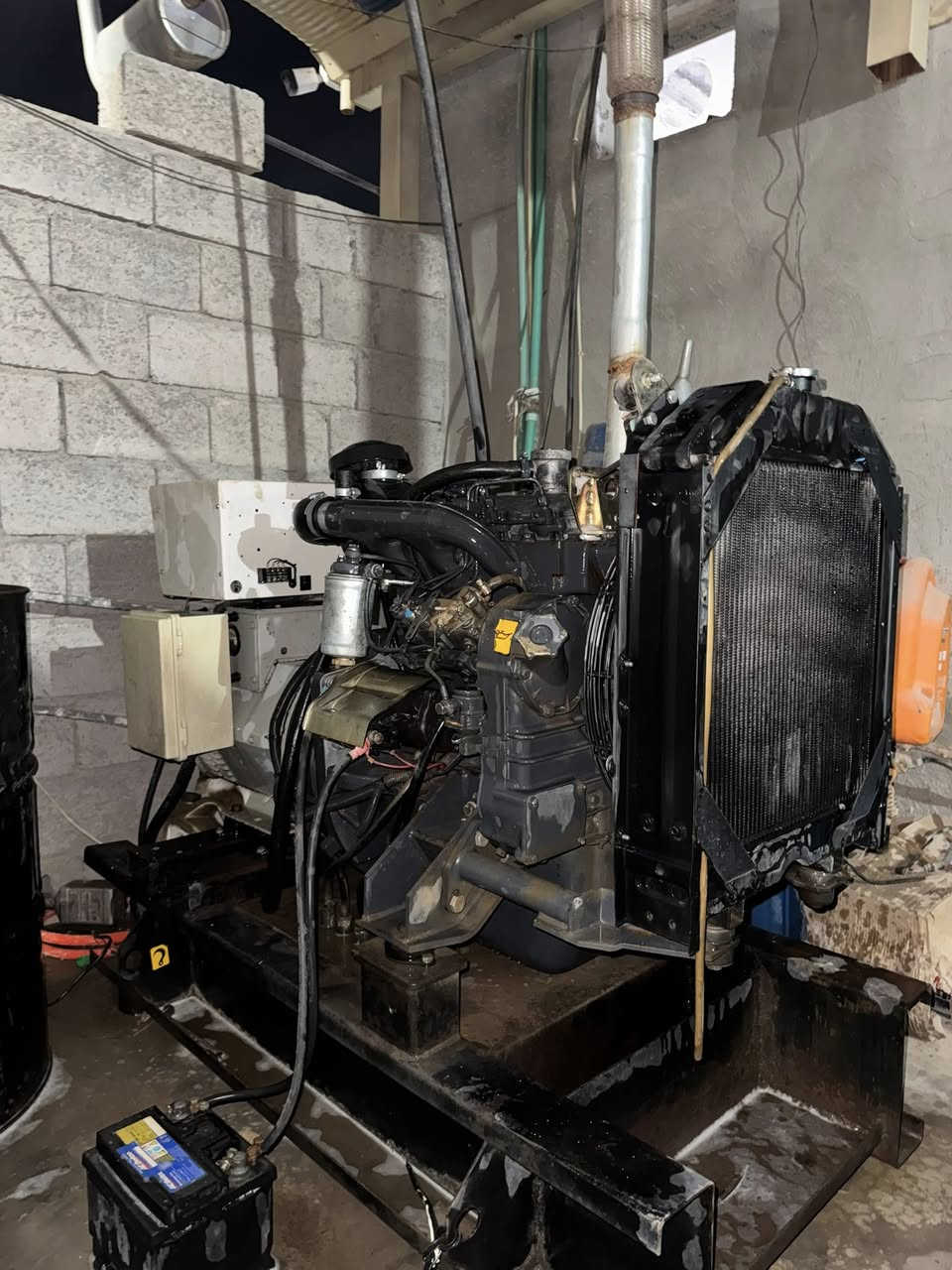 مولد افيكو 3 بستم 40 كيفي تشغيل وإطفاء اتو برغي ماممفتوح بيها جديدة استعمال بيت ***********
