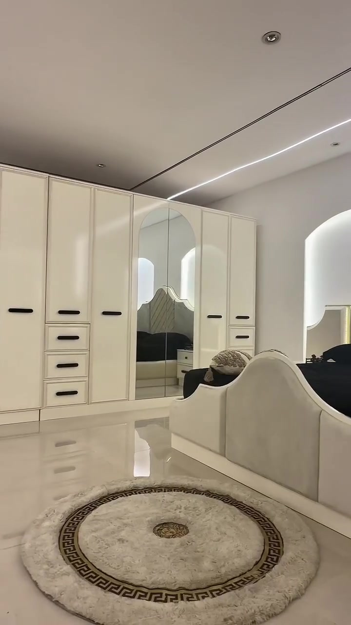 تم وصول 🚚
موديل براء اوف وايت
تصميم شركة أسد الميزان
 10 قطع
جميع قطع راس السرير انارة✅
برغي وجوي حديد✅
ظهر بلوك 8 ملم✅
سرير دبل جك✅
كنتور رفوف ✅
اناره ميز تواليت✅
جميع اجزاء الغرفة ظهر بلوك✅
♦️ عرض كنتور345 ملحق
♦️ميز تواليت من تحت انارة
♦️ كومدي عدد
♦️سرير200 سم*180سم
♦️مرايا قيافه  
♦️طابورية
♦️دراور
♦️فاترينا اناره
السعر مليون و725 للحجز تواصل ع رقم واتساب *********** 
مصنع تايكر 🏢
