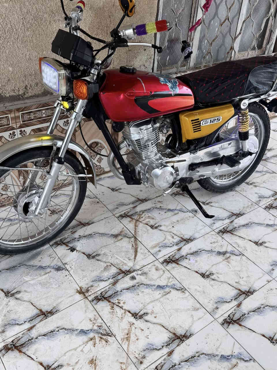 سلام عليكم دراجه البيع  كلك دوات توه معمره كله جديد كارتون محرك حلو جديد كهربايات والباتري والشاير والعينه كله جديد كارتون سعر ٥٥٠ عنوان البصره القرنه ناحيت النشوه ***********
