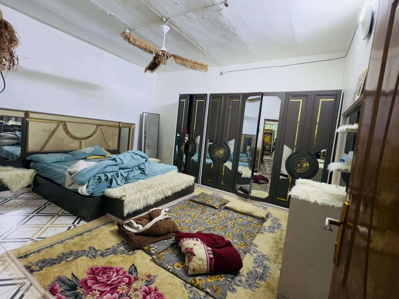 السلام عليكم اخواني اخواتي اني صاحب الدار الدار للبيع شيلمان المساحه 100 متر حي الوفاء هنديه قرب مدرسة دارك السعر 100 اقل من سعر العرصه ***********
