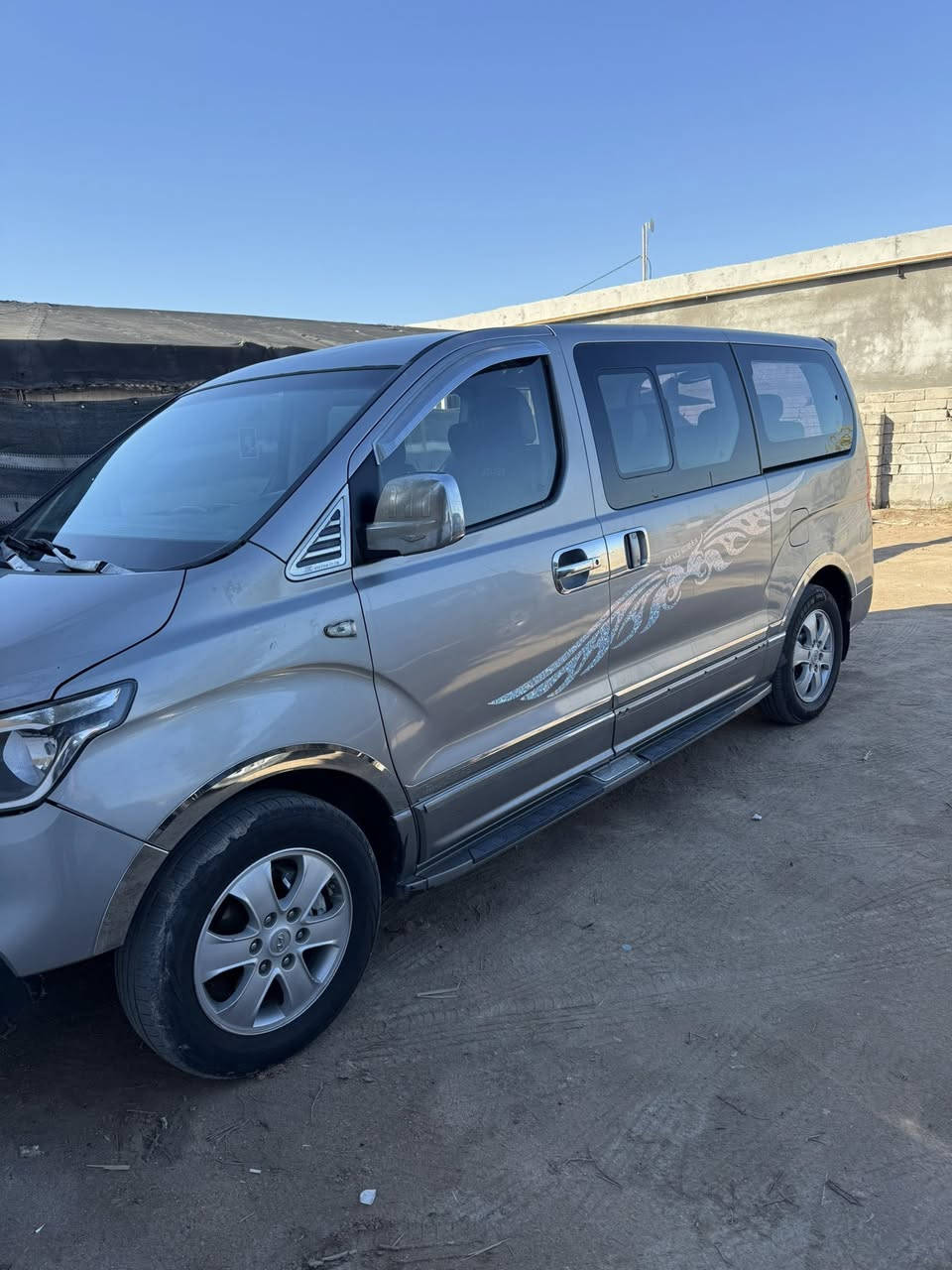 ستاركس 2015 معلاية 2022 مجول رقم بصرة سنوية لغاية 29 مكينة تنقص بنيد بارد صبغ ما مكفولة 
عنوان البصرة القرنة السعر 210 بيها مجال 

رقم ***********
