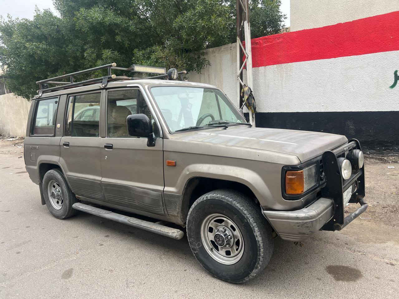 سلام عليكم
سيارة ازوزة موديل 1995
 كير و محرك وصدر مكفول
سعر 40ورقة وبيهة مجال
مكان بغداد مدينة الصدر
 رقم ***********
