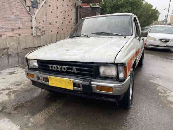 البيع بيكم تيوتا موديل 1988
كير مكينه تمام شواصي دواخل نضيفه 
سياره بلاديه مكفوله ضربه مكان بغداد 
السعر ٣٣وبيه مجال رقمي ***********/***********

