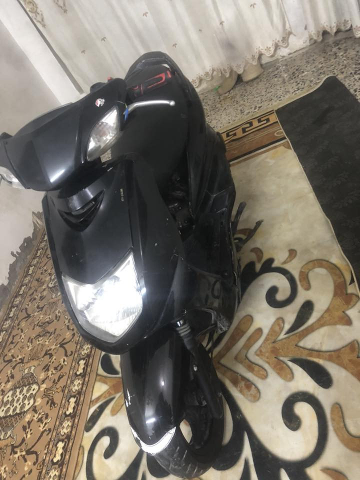 سلام عليكم دراج سكنس نثية السعر 300وبيه مجال عنواني بغداد بلديات نقصهة باتري وتشتغل سلف رقمي ***********
