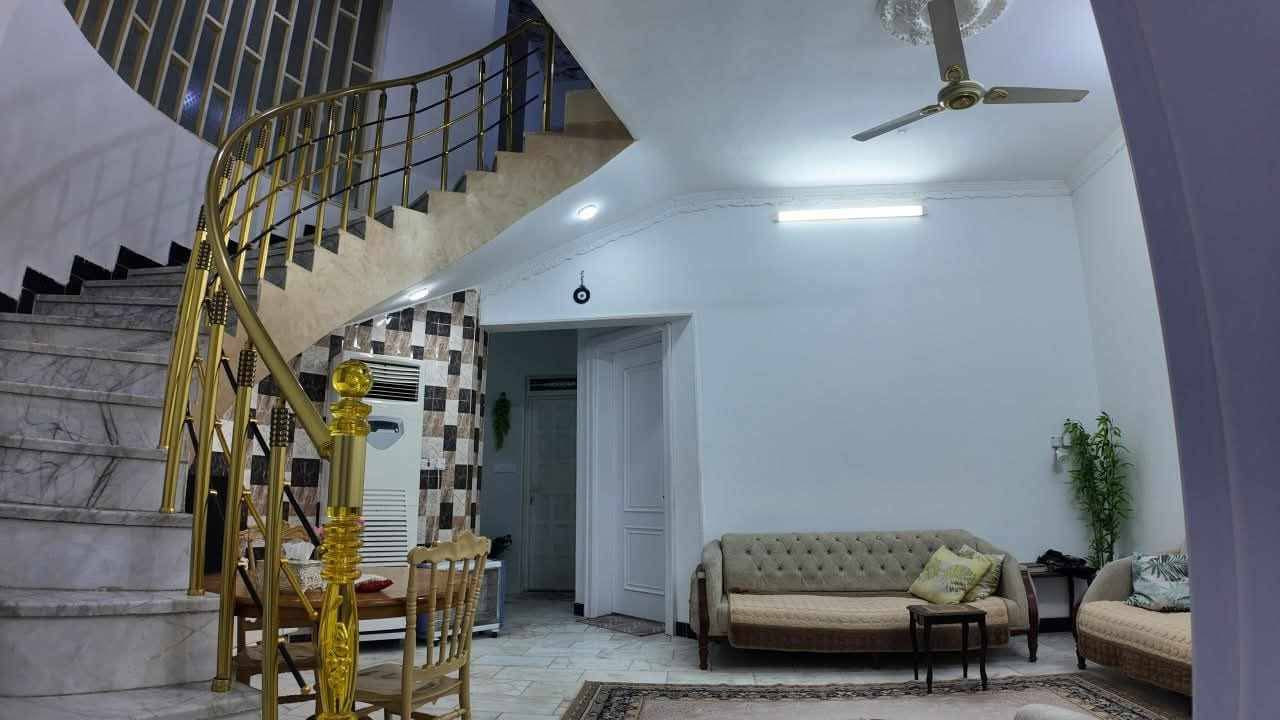بيت للبيع طابو بحي اور الثانيه قرب هيئة الاتصالات والاعلام مساحته 150م على شارع 15م كونكريت منطقه هدوء ونضيفه بيت مرتب وحلو وجه 7 ونزال 20 ..يتكون من طابقين
📌الطابق الاول غرفه 4*5
استقبال 7*3
مطبخ 3ونص*5ونص
صاله 6*4 مع الصحيات داخليه وخارجيه ومناور
📌الطابق الثاني يتكون
غرف عدد 2
وصاله كبيره 9 امتار تصلح غرفه ثالثه وصحيات

#السعر 270مليون
🔴الاتصال او المراسله *********** 
🔴 تريدلك قطعه ادخل للكروب وتابع عروضنا
https://chat.whatsapp.com/C1nT53VqymkKcWRtVmBq6R?mode=gi_t
