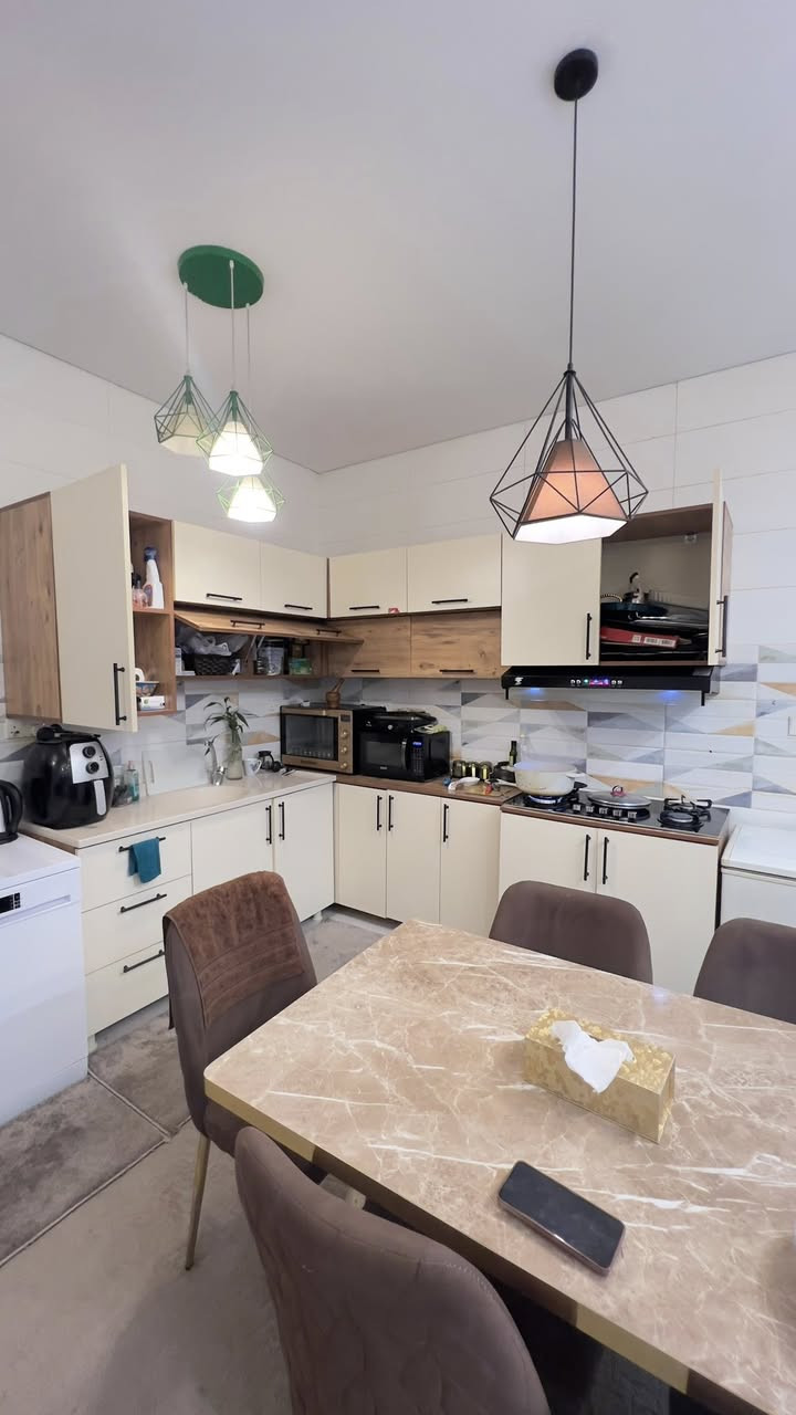 كاونتر آخو الجديد استعمال قليل للبيع قياسات 150 ب 250 العنوان بغداد القادسيه للتواصل ***********
