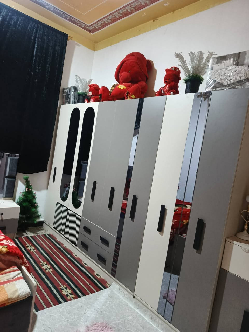 غرفة تركية ام الاناره بل جرباية  وبل ميز اناره صار 4 اشهر خذيتهه ب مليون و700 رايدهه  مليون قفل عنوني البصره الدير الشافي ***********
