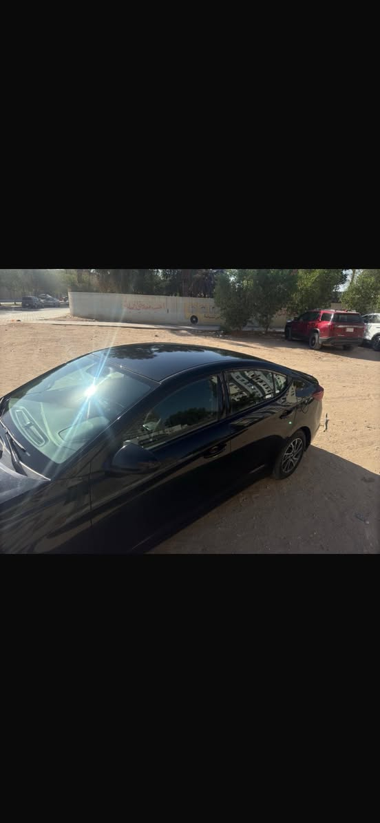 السلام عليكم النترا 2019 se نص مواصفات شاشة مري تحكم جهتين تحكمات ستيرن تبريد شغال تحويل ثاني يوم رقم الماني جديد ب إسمي شرط التحويل 
رقم الماني جديد 
صور الحادث من امريكا مرفق وية المنشور 
السعر ١٣٣ بيهة مجال حك الجية 
استفسار ***********
