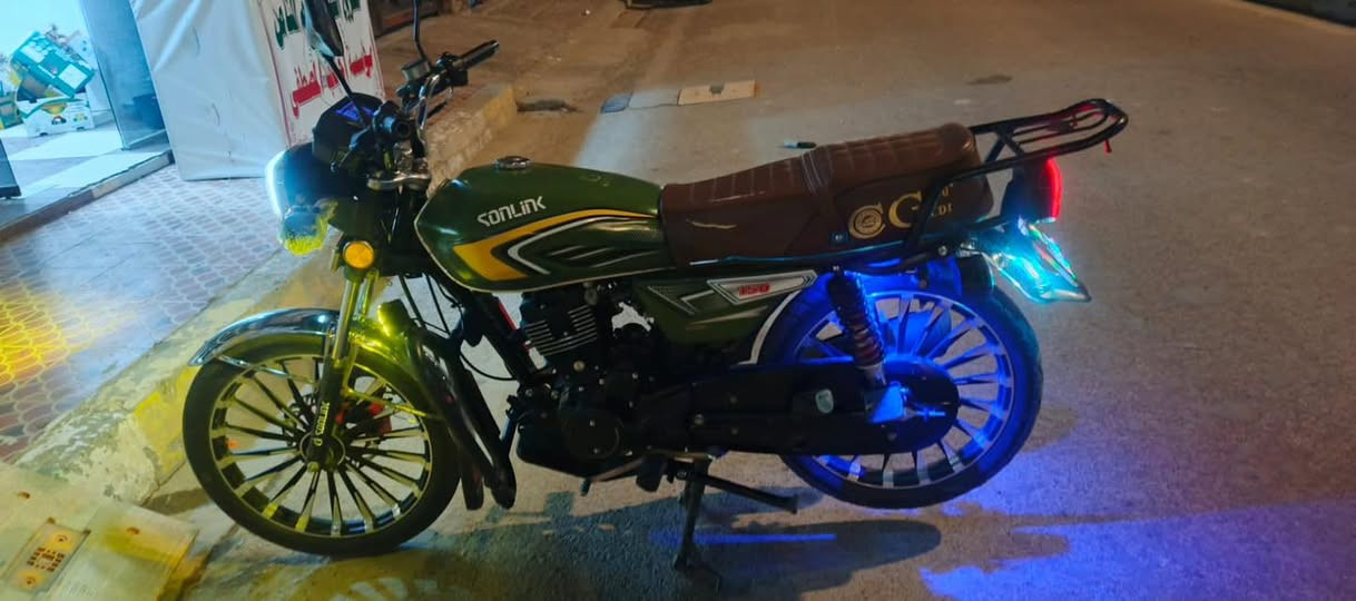 سلام عليكم دراجه ايراني بعدها جديده كلش موديل24مشدوده بل25مصار هواي دراجه بعدها بحيلها محرك ما مفتوح عوزها بس باتري رايدها ب825وبيها ماجل مكاني رمادي الملعب للتواصل***********
