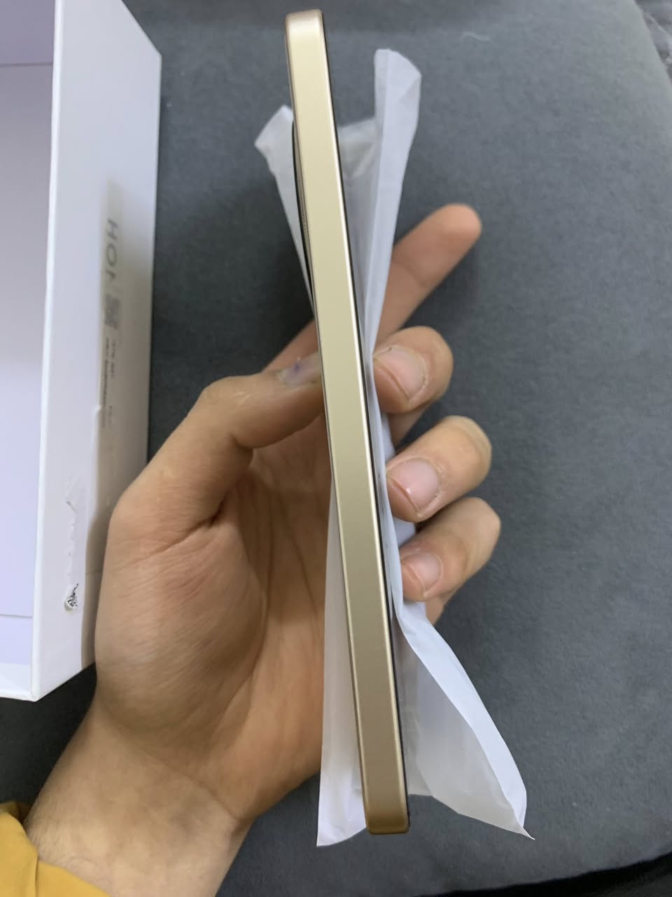 هونر 9xd الشاشة : 6.79 بوصة - 120 هرتز - AMOLED
ذاكرة : 256  جيجا 

الرام : 12 جيجابايت 

الكاميرا : 108 + 5 ميجابكسل

المعالج : Snapdragon 6 Gen 4

البطارية والشحن السريع : 8300 مللي أمبير - 66W

عنواني بغداد الحريه  :***********
سعره 350 الف وبيه مجال
