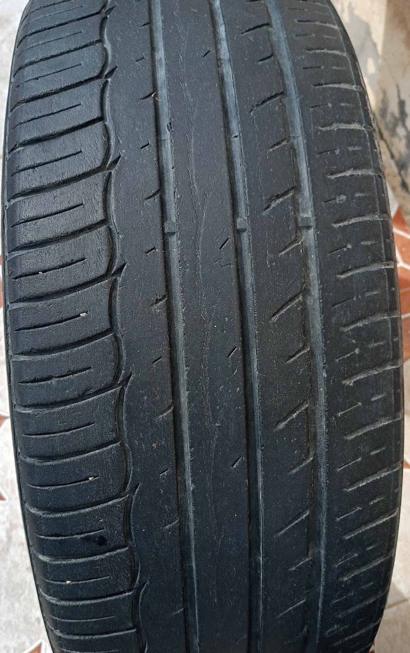 السلام عليكم 
تخم تاير حجم 18/45/225 واضحات بالصور 
وبيهن واحد تعبان يرهم سبير
قيم واخذ
مكاني بابل
***********
