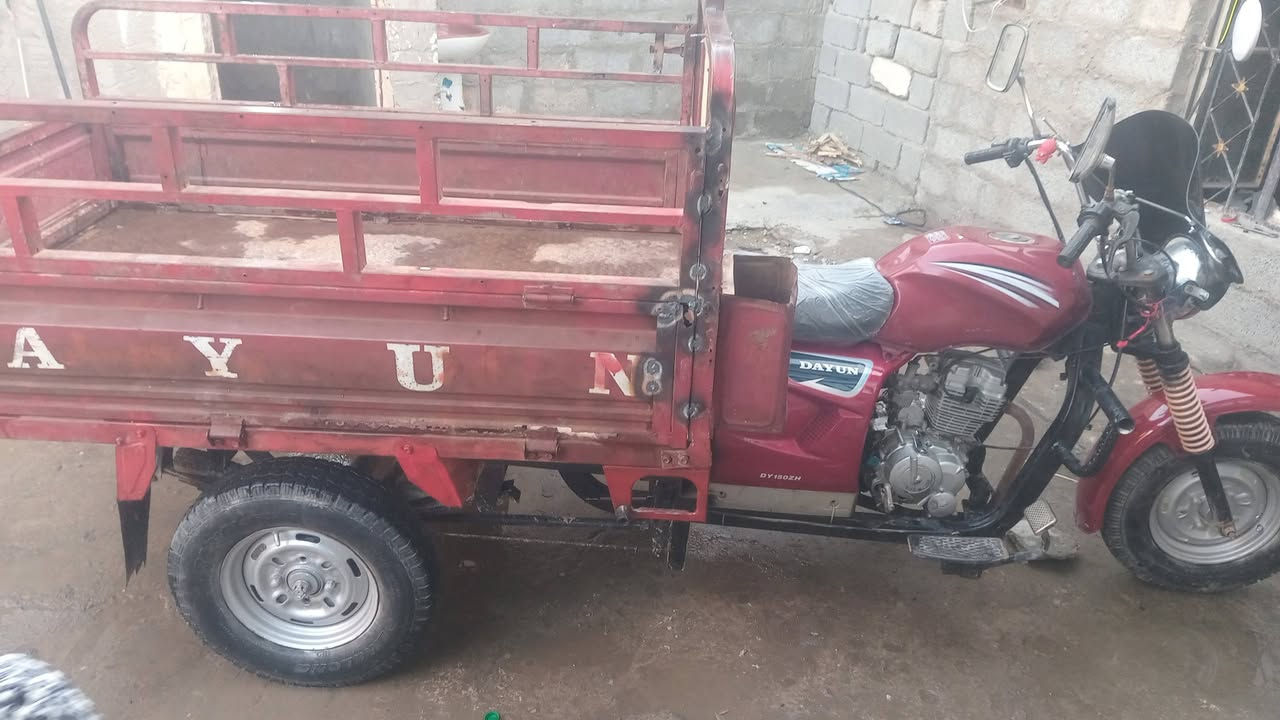 السلام عليكم ستوته موديل ٢٠١٥دايوان بطه أوراق كامله محرك ٢٠٢٣سلف هندر شغال مابيه نقص كلشي ٧٠٠ مكلف بالنشر رقم الهاتف *********** متواجد اتصال واتساب بغداد الدوره
