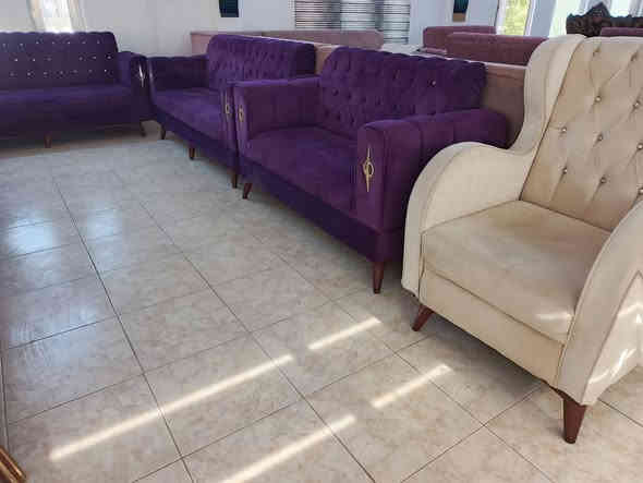 تخم 9 مقاعد السعر 275 
ديوانيه مجمع الزيتون
***********
