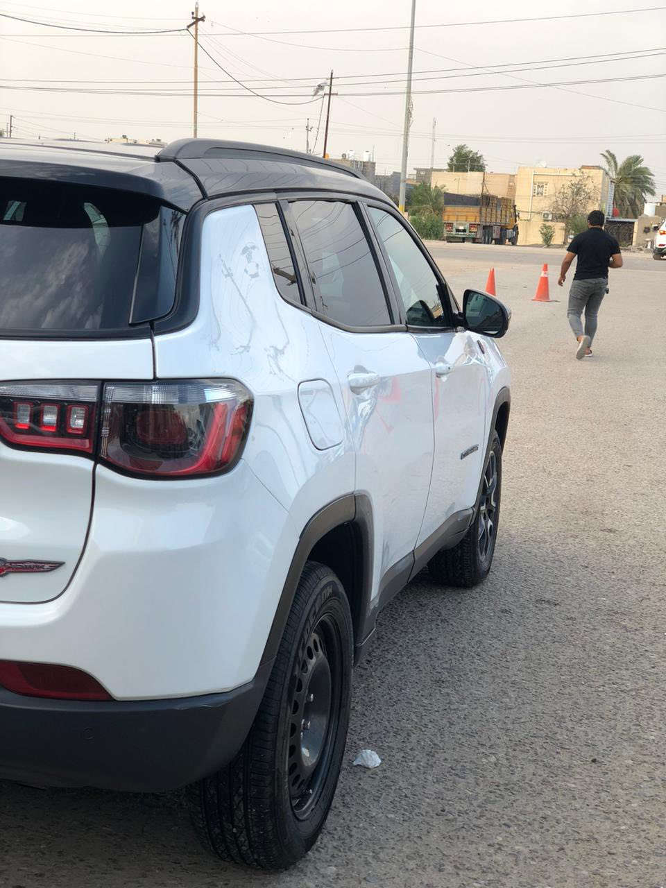سلام عليكم
سياره جيب كومباس ترايلهوك 2024 

محرك 2000 تيربو 

شاشه كبيره 

تحكمات ستيرن 

تبريد وتدفئه قطعتين 

مانع انزلاق 

تحديد مسار 

حساسات خلفيه 

كامره خلفيه 360 درجه

اربعه انضمه قياده 

كشنات جلد 

وبيها بعد هواي مواصفات معروفه 

السياره وارد امريكي  بيها 3 قطعه قطاء المحرك مع الجاملقات الاماميه فقط  بلاضافه يوجد مكانات صبغ السياره اجت بجم كبس تقرير السياره دخلت تشتغل 

السياره بأسمي منفيس 

مكاني البصره الهارثه 

السعر 145 وبيها مجال

للتواصل 

***********

