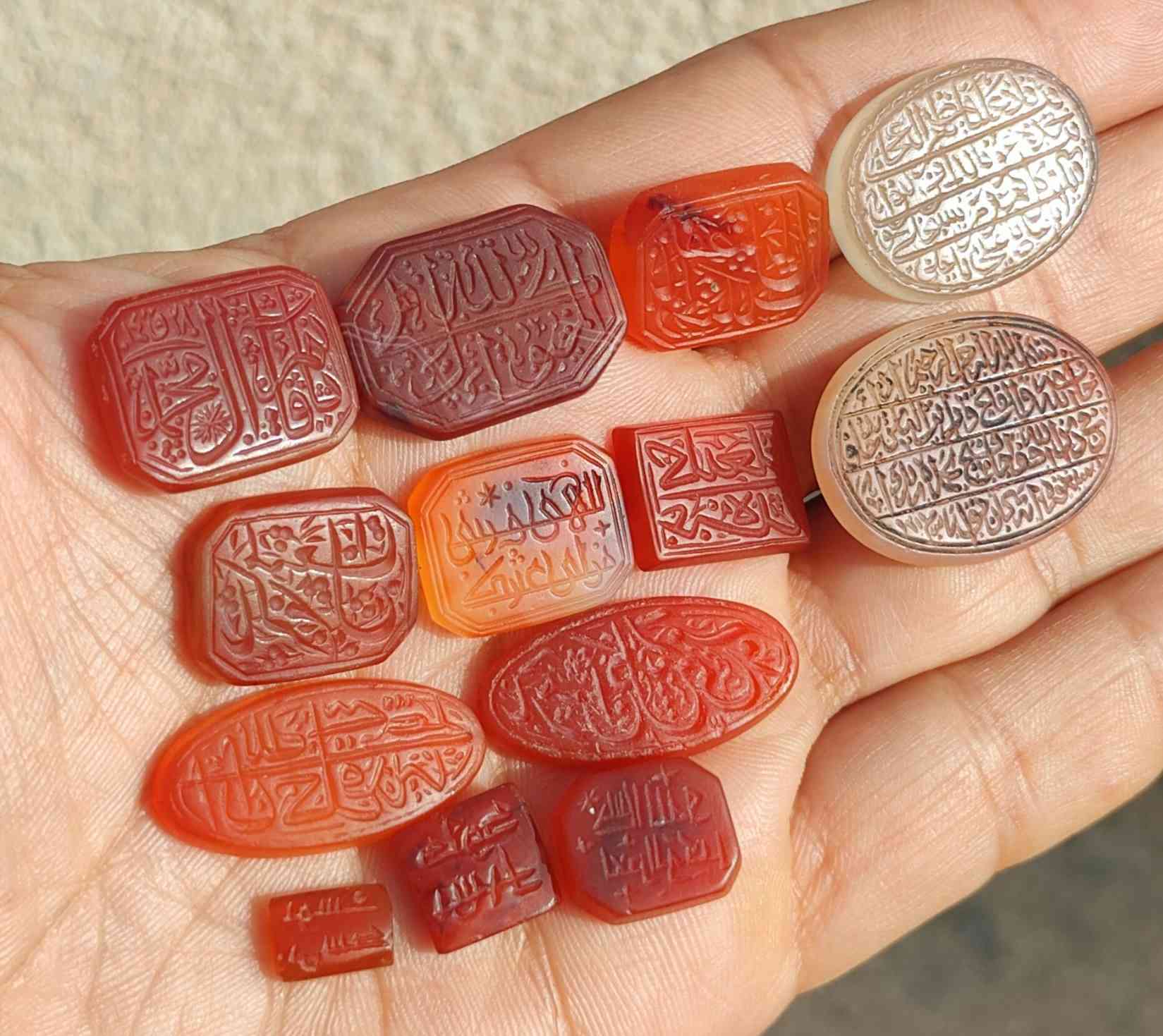 تخفيضات تخفيضات 
احجار يمانيات اصليات مخطوطات سعر القطعة 25 الف اقل طلب 4 قطع  السعر نهائي رجاء لاتكلي بيهن مجال 
***********++---++---***********
