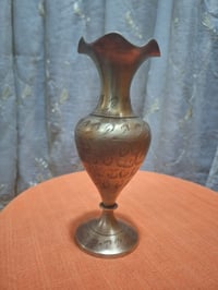 زهرية نحاسية • زخارف يدوية • ديكور كلاسيكي