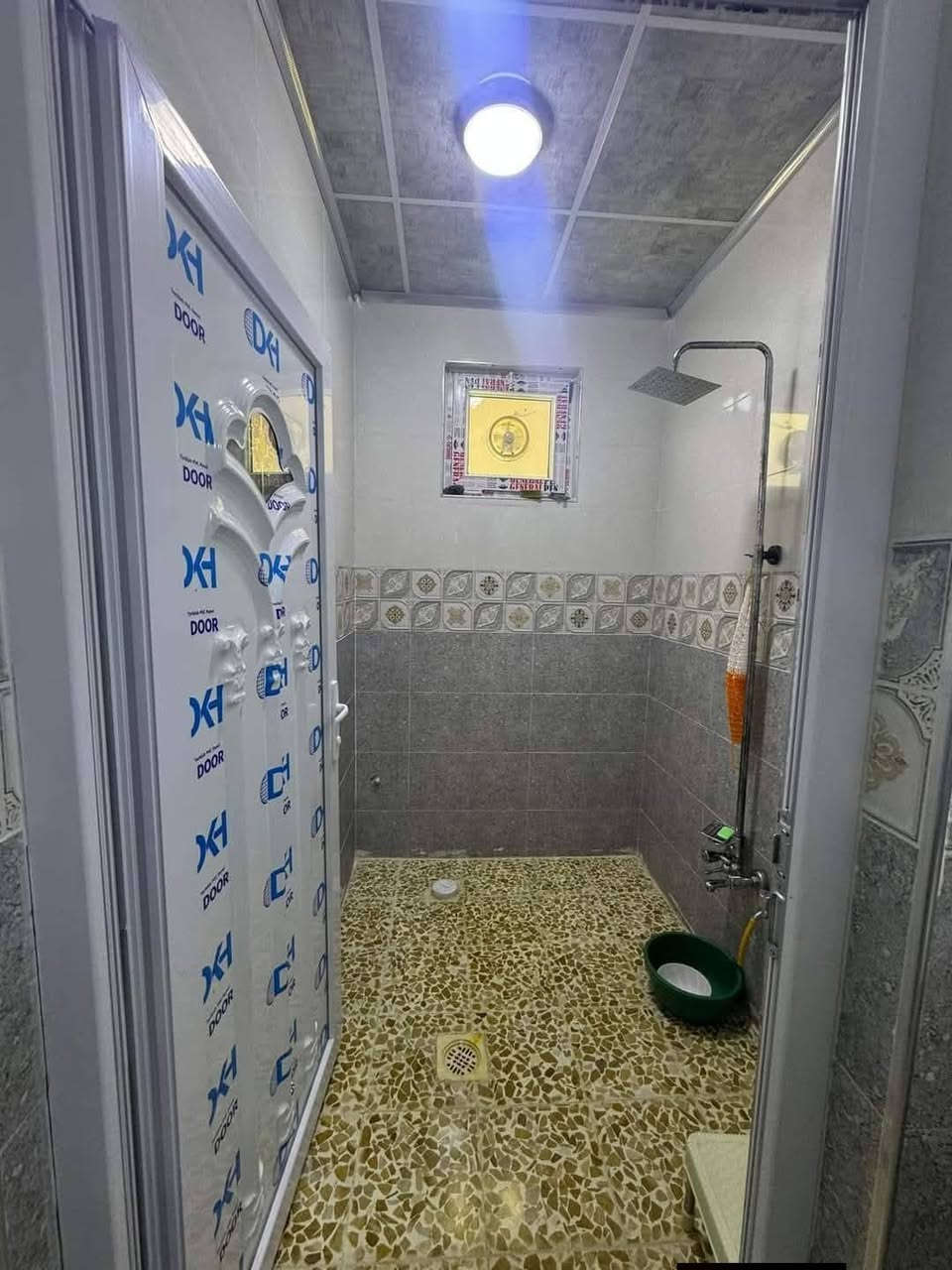 بيت للايجار حي الشيماء رجال الاعمال
مساحه 100 متر يتكون من غرفه وهول واستقبال ومطبخ وصحيات بيت فول سعر الإيجار 250 الف قفل 

***********
