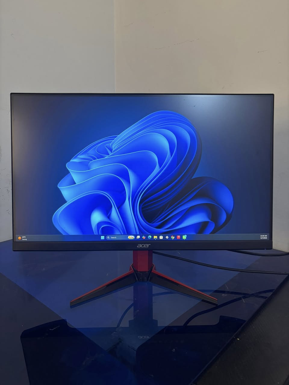 للبيع شاشة Acer Nitro VG242Y Gaming Monitor
🔹 الموديل: Acer Nitro VG242Y Pbmiipx
🔹 الحجم: 23.8 إنج
🔹 الدقة: Full HD 1920×1080
🔹 نوع اللوحة: IPS
🔹 معدل التحديث: 165Hz
🔹 زمن الاستجابة: 1ms VRB
🔹 تدعم AMD FreeSync Premium
🔹 مناسبة للألعاب، التصميم، والاستخدام اليومي

✅ الشاشة نظيفة جدًا واستخدامها قليل
✅ خالية من أي مشاكل أو عيوب فنية
✅ لا توجد بكسلات ميتة أو خدوش مؤثرة
✅ تعمل بكفاءة ممتازة

💰 السعر: 220,000 دينار عراقي

📍 الموقع: بغداد - ساحة عدن - قرب سكة القطار

📞 للتواصل:
***********

ملاحظة: الشاشة بحالة ممتازة وجاهزة للفحص والتجربة قبل الشراء.

