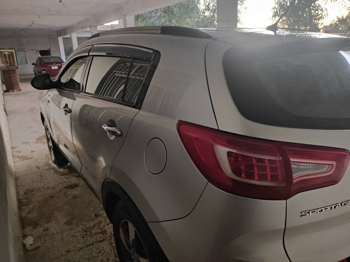 كيا سبورتج خليجي 2400 اربيل رقم نكليزي مالكها ديوانيه مكفوله من الصبغ والبارد سلفر للاستفسار اتصال *********** بيع او مراوس بسورنتو ابيض خليجي 6سلندر 14 ديوانية, القادسية
