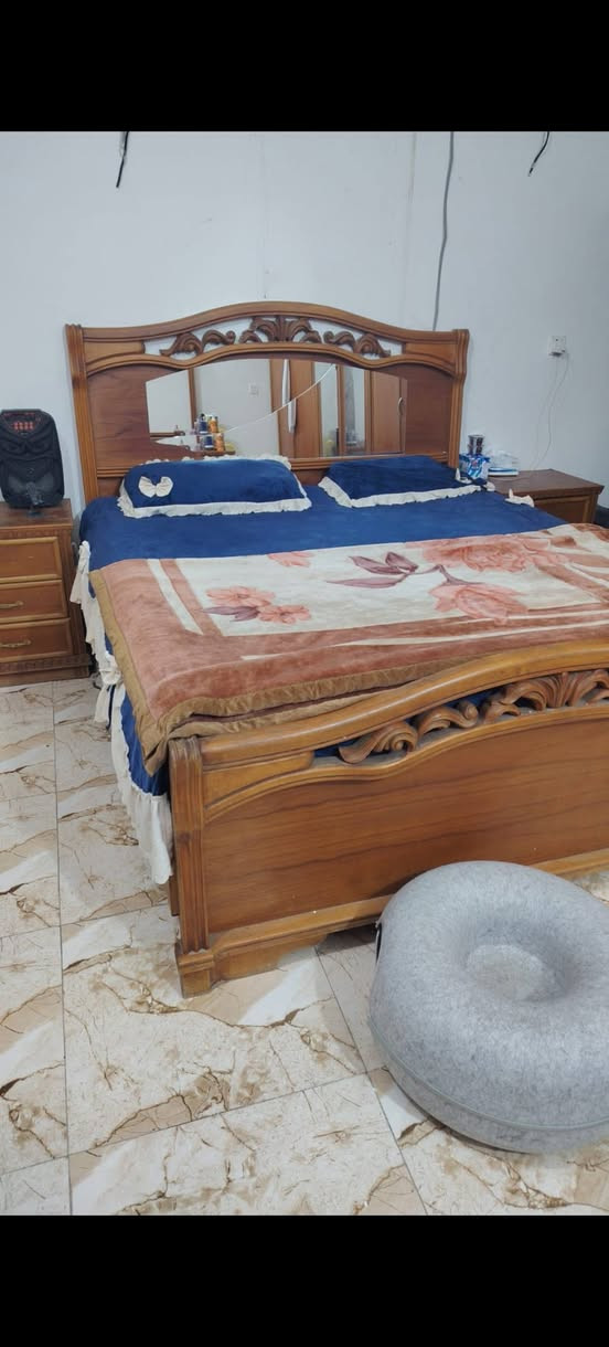 السلام عليكم غرفه نوم للبيع صاج تفصال سويتها بمليونين ونص سعرها ٧٥٠ الف *********** بغداد الكريعات
