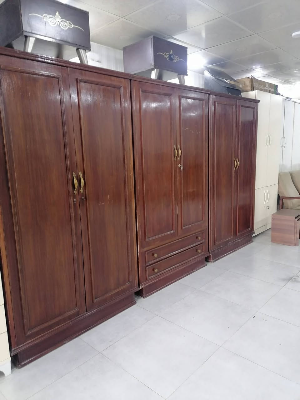 كنتور صاج 6ابواب 3قطع فول نظافه العنوان اربيل هفلان شارع سيد طيب *********** اواتساب ***********  توصيل داخل اربيل مجاني
