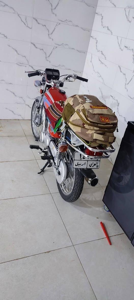 سلام عليكم شباب دراجه نامه شلامجه مديل 23 وكيل نوار الباشا مداور بنفس اليوم سبب البيع ضروف ومتاوزي عل بيعته *********** السعر مناسب مكاني السماوه
