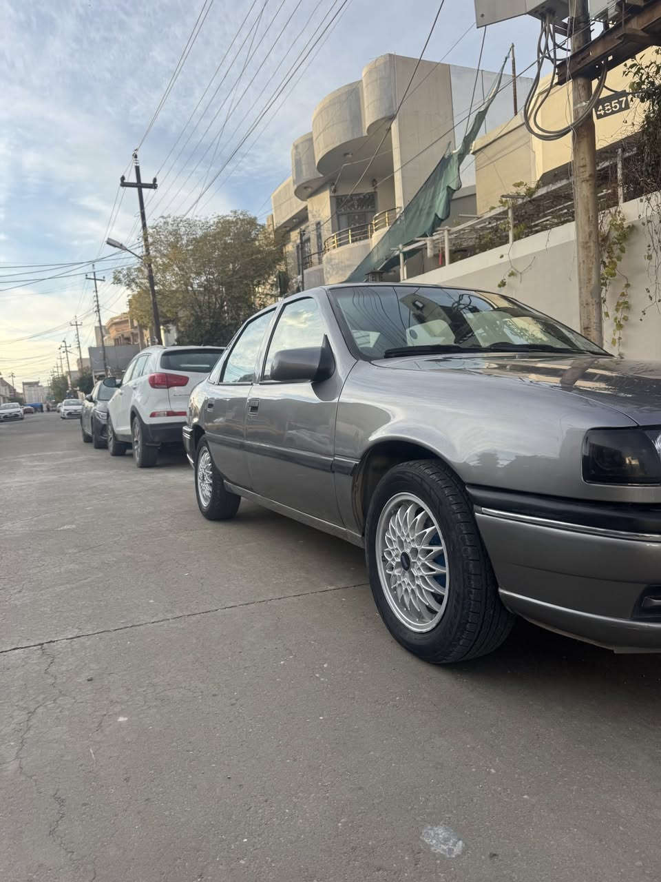 للبيع اوبل فكترا موديل 1993 كير عادي محرك 2000 سياره صبغ عام للجمالي بدون ضربه بدون خياس رقم سليمانيه سنويه هزه جديد لحد 2027  سعر 55 و بي مجال رقم ***********
