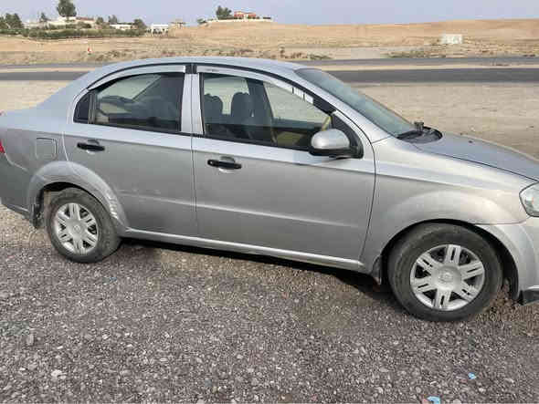 افيو موديل 2009 بي دعم و بي سبخ و گير و مكينه بشرت و گير عاديه و ره قه م و سنوى نوي و رقم دهوك و شرت تحويل و شاشه و كاميره و سعر 67$ /رقم تلفون :-*********** دهوك
