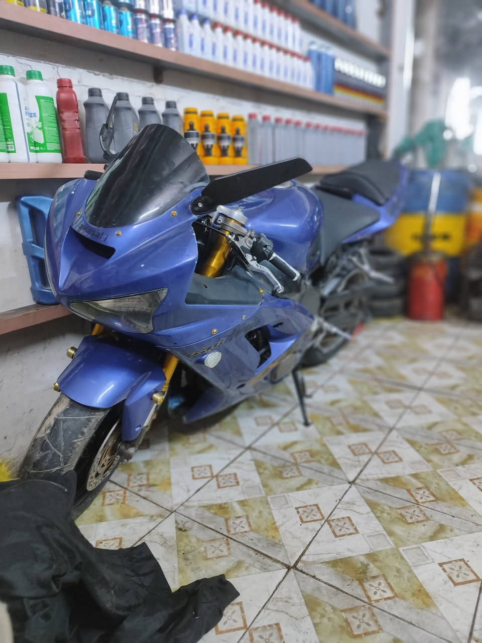 سلام عليكم 
كاوسكي البيع موديل 2004 تراجه خير من الله 
بغداد شعر خاص 
رقم ***********
